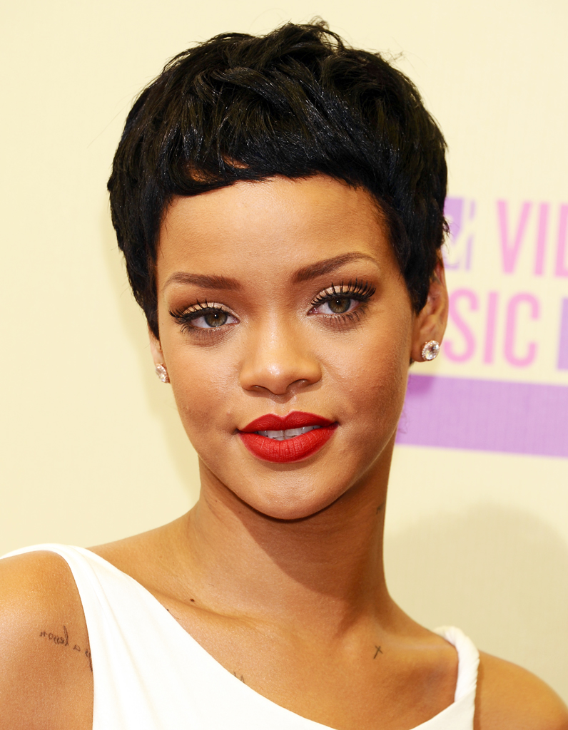 Tomboy Noir Rihanna Toutes Ses Coupes En Images Elle