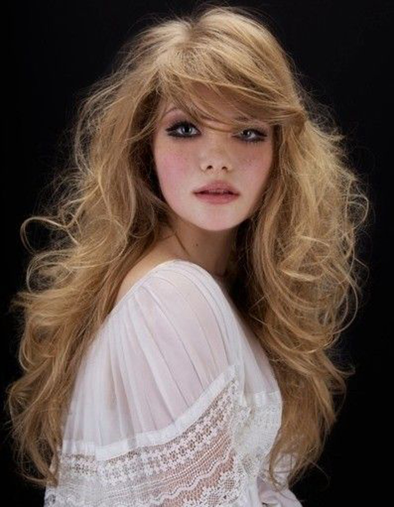 Cheveux longs avec mèche