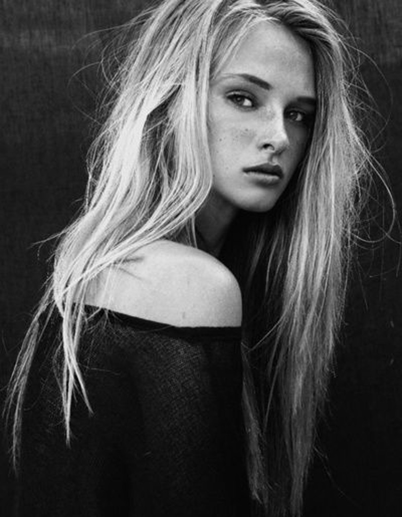Cheveux longs de dos