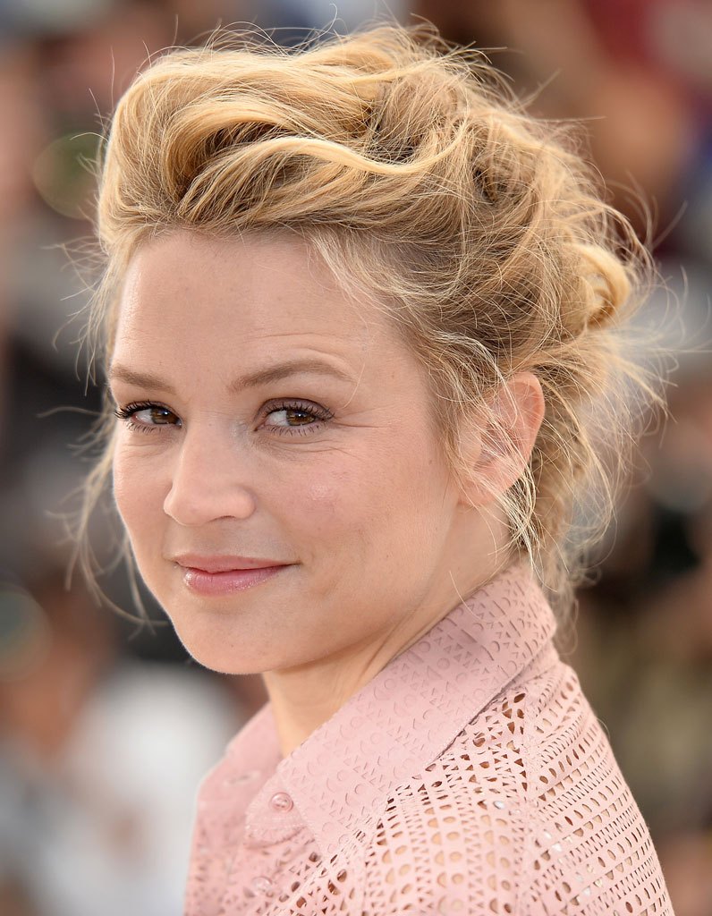 Coiffure Virginie Efira chignon bohème