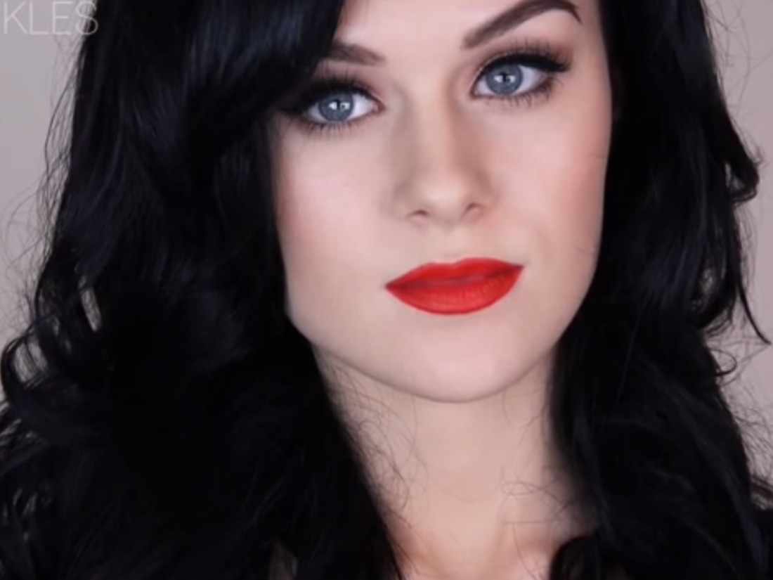 #Lesreinesdushopping Comment maquiller une bouche charnue ? · Channel'BuzZ