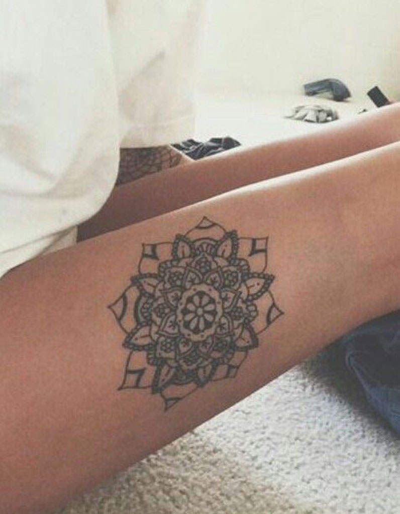 Tatouage Cuisse Dessin 15 Tatouages Sur La Cuisse Qui Nous Font De