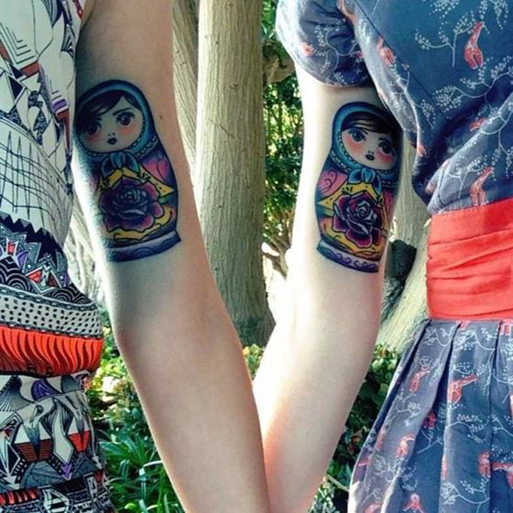 Tatouage A Faire Entre Soeur Tatouage entre soeurs - 15 idées de tatouages à faire entre sœurs - Elle