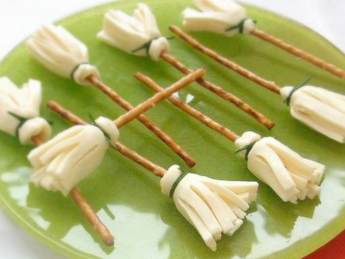 Balais de sorcière de halloween halloween : 24 recettes ...