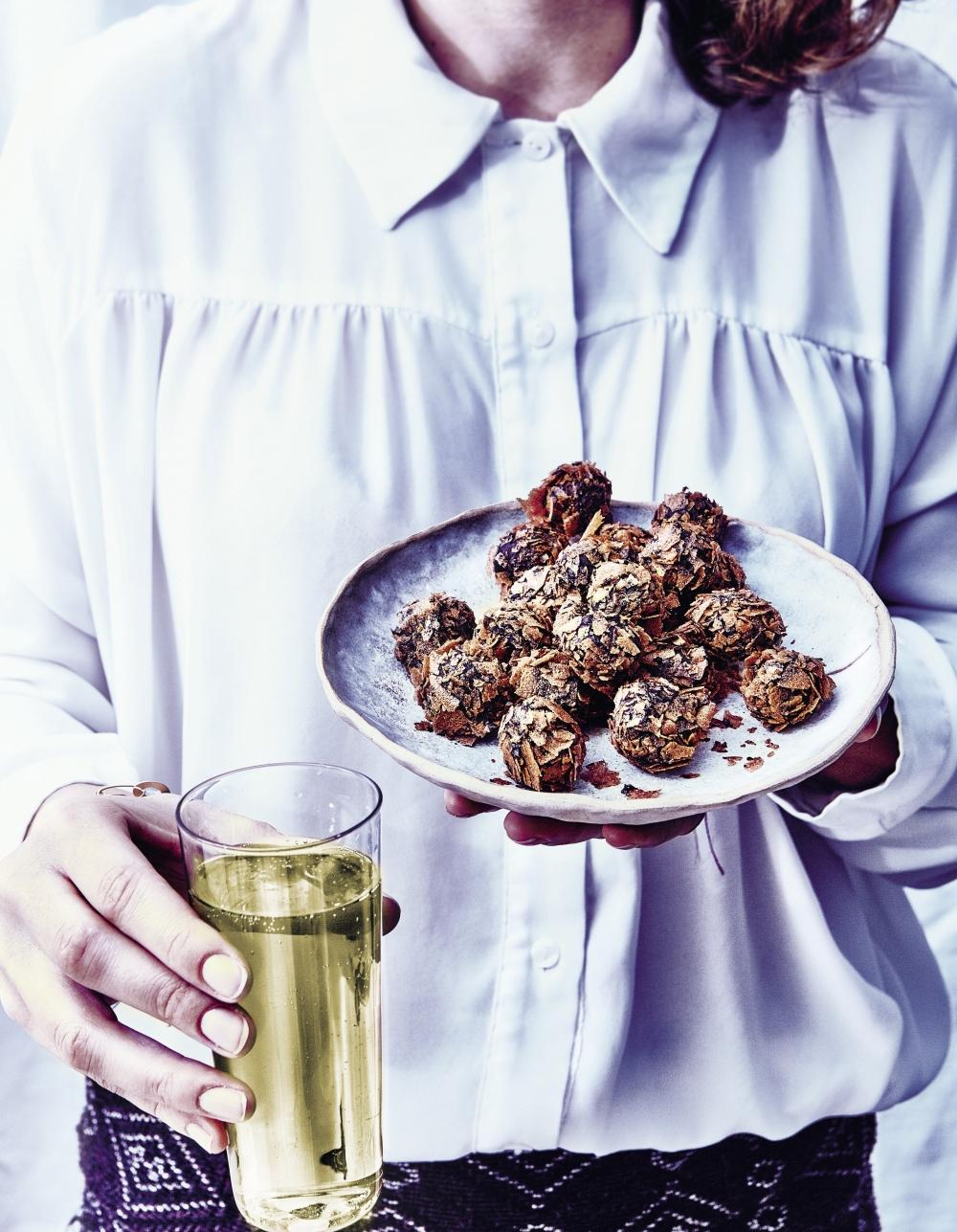 Truffes croustillantes chocolat noir et crêpes dentelle pour 10