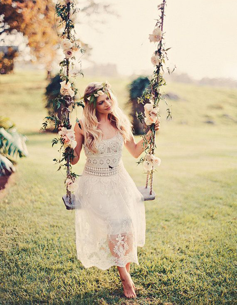 Robe de mariée dentelle courte