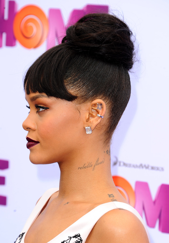 171 rebelle fleur 187 sur le cou les 15 tatouages de rihanna 171 rebelle fleur 187 sur le cou les 15 tatouages de rihanna