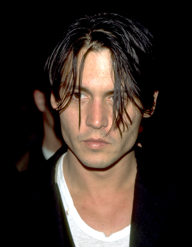 En 1998, Johnny cultive le look cheveux gras, loin d’être notre préféré ! Johnny Depp ses 30