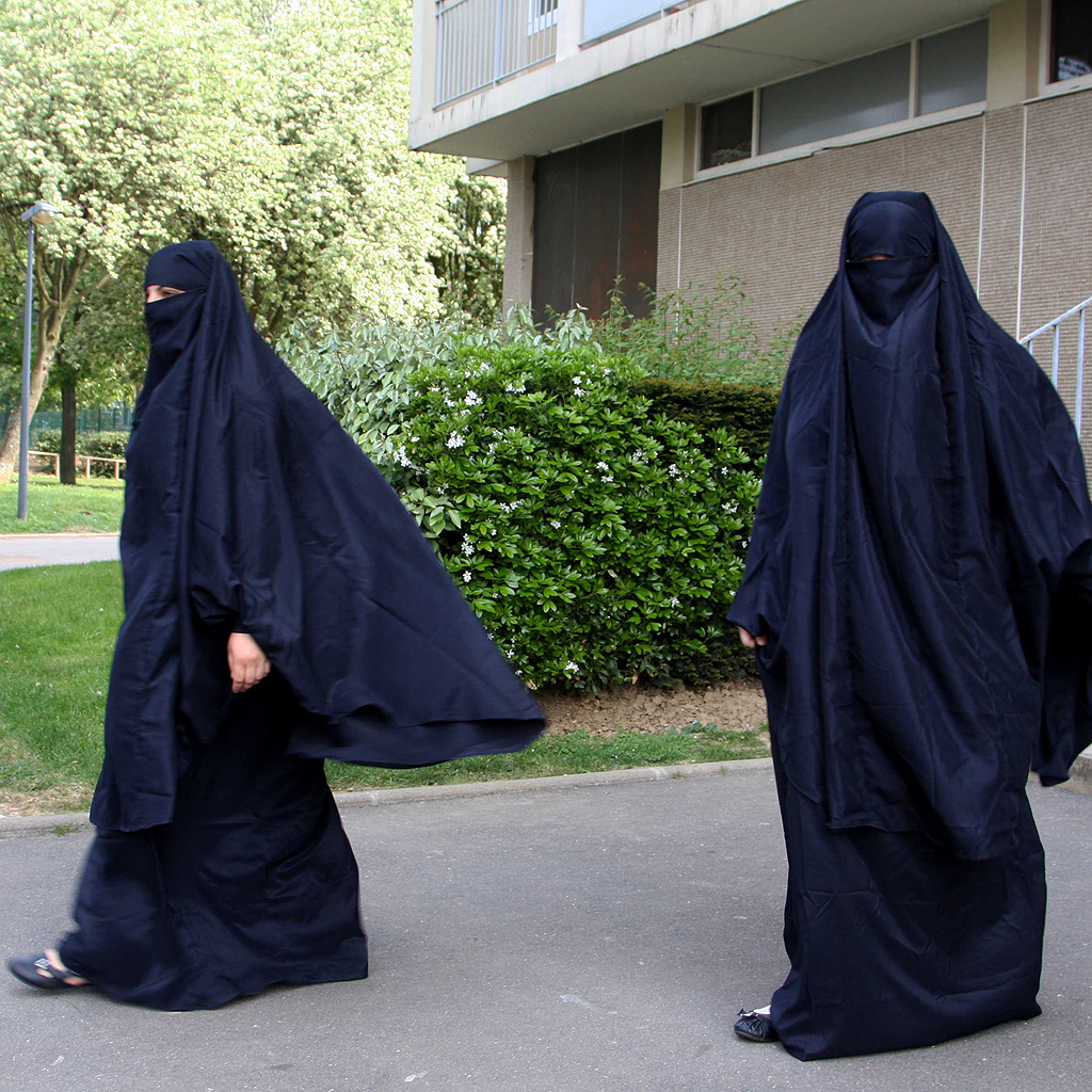 Femme troyes