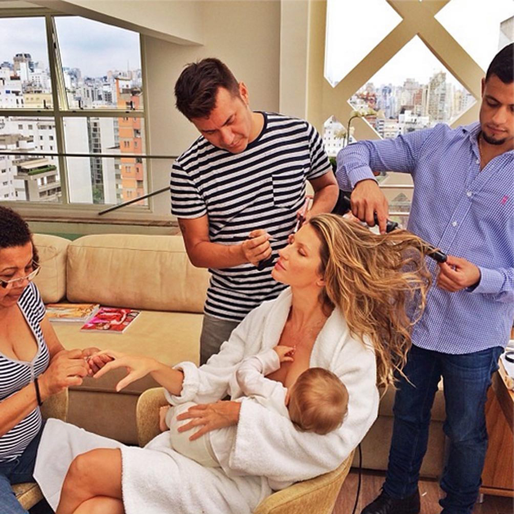 http://cdn3-elle.ladmedia.fr/var/plain_site/storage/images/people/la-vie-des-people/news/gisele-buendchen-est-elle-trop-parfaite/shooting-avec-bebe/45713529-1-fre-FR/Shooting-avec-bebe.jpg